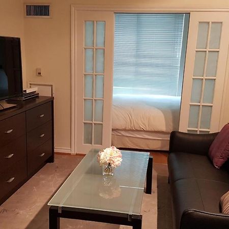 Toronto Luxury Accommodations - Qwest Экстерьер фото
