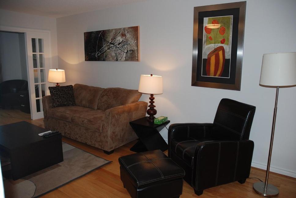 Toronto Luxury Accommodations - Qwest Экстерьер фото