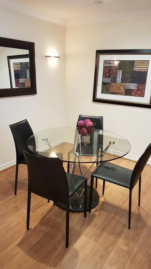 Toronto Luxury Accommodations - Qwest Экстерьер фото