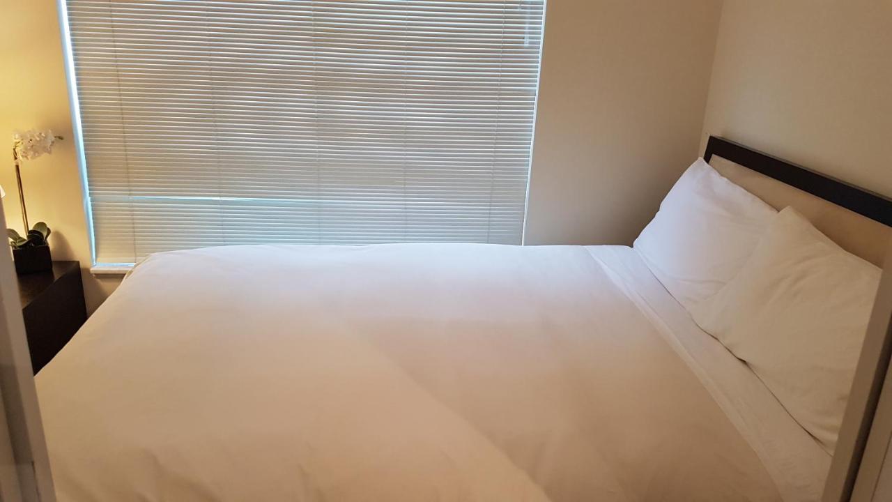 Toronto Luxury Accommodations - Qwest Экстерьер фото