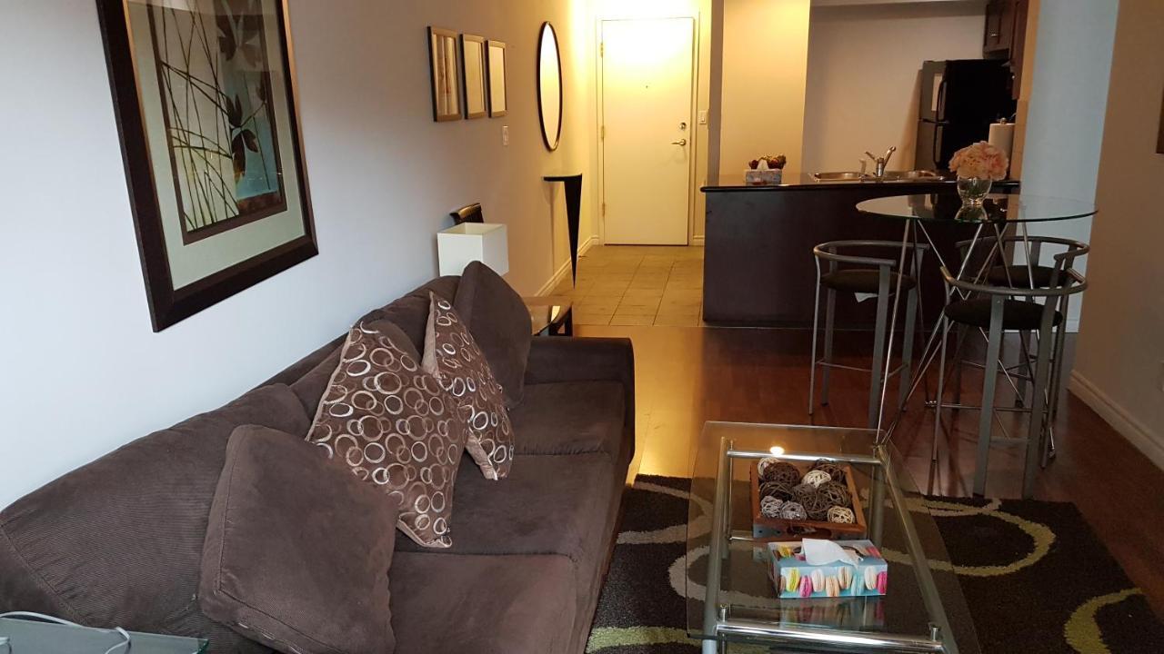 Toronto Luxury Accommodations - Qwest Экстерьер фото
