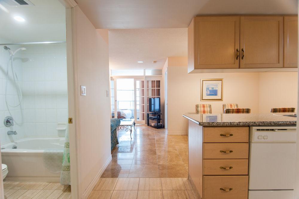 Toronto Luxury Accommodations - Qwest Экстерьер фото