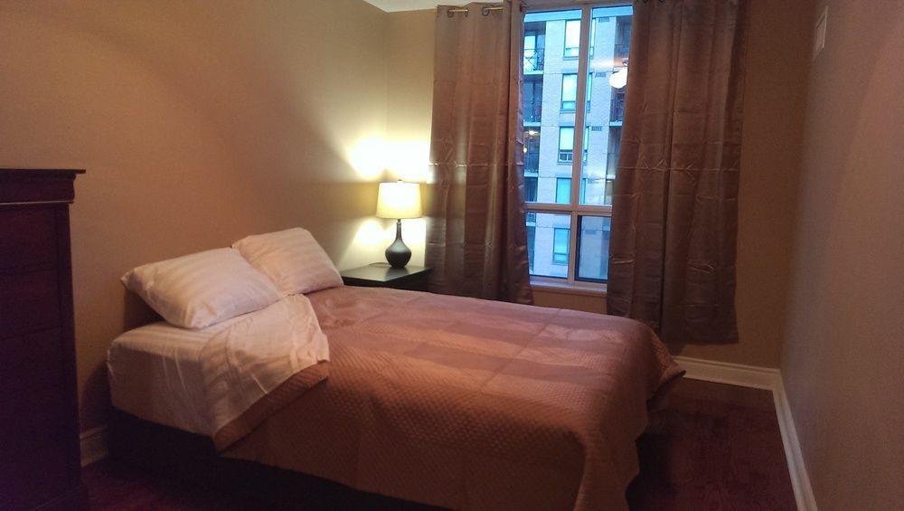 Toronto Luxury Accommodations - Qwest Экстерьер фото