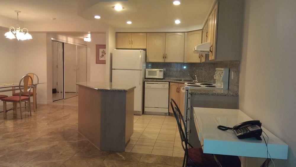 Toronto Luxury Accommodations - Qwest Экстерьер фото