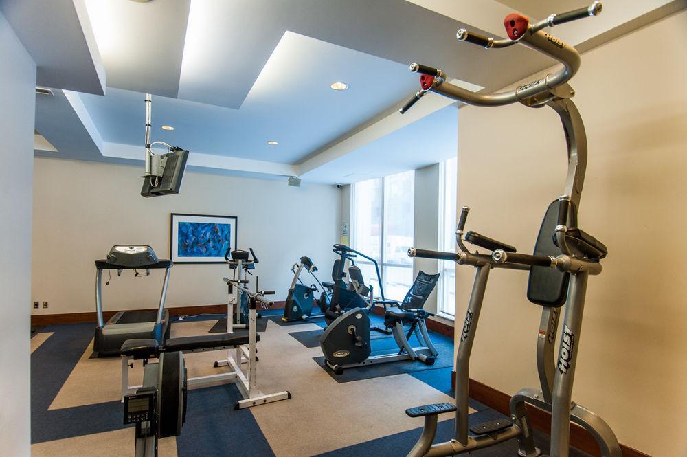 Toronto Luxury Accommodations - Qwest Экстерьер фото
