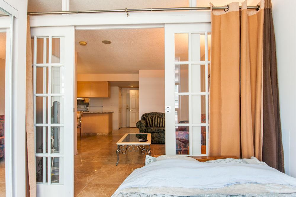 Toronto Luxury Accommodations - Qwest Экстерьер фото