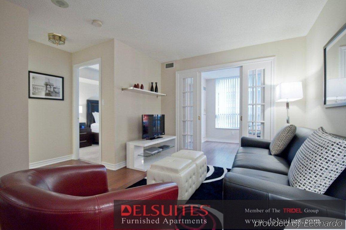 Toronto Luxury Accommodations - Qwest Экстерьер фото