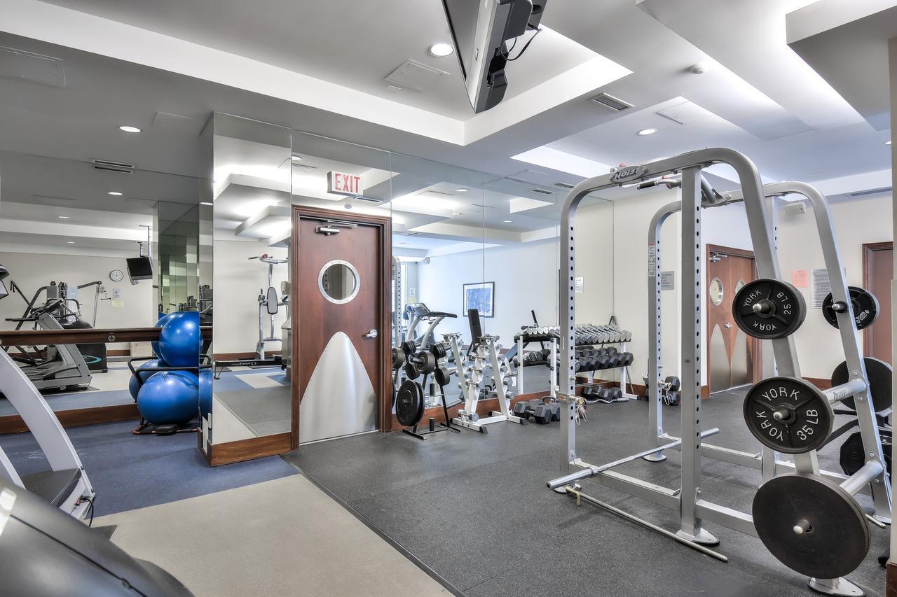 Toronto Luxury Accommodations - Qwest Экстерьер фото