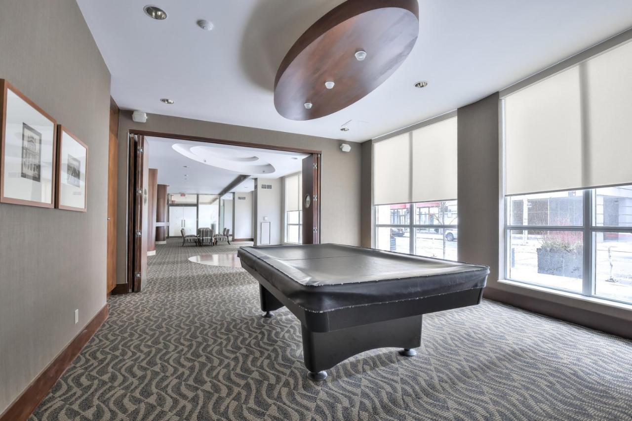 Toronto Luxury Accommodations - Qwest Экстерьер фото